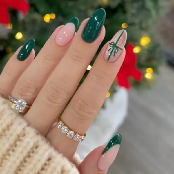 Evergreen Elegance Modern Nails Design